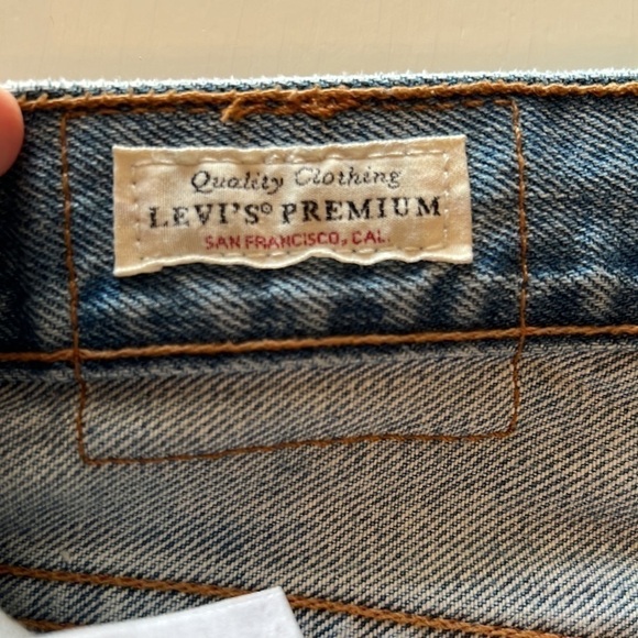 Levi’s Women’s Distressed Skinny Jeans - Picture 8 of 12